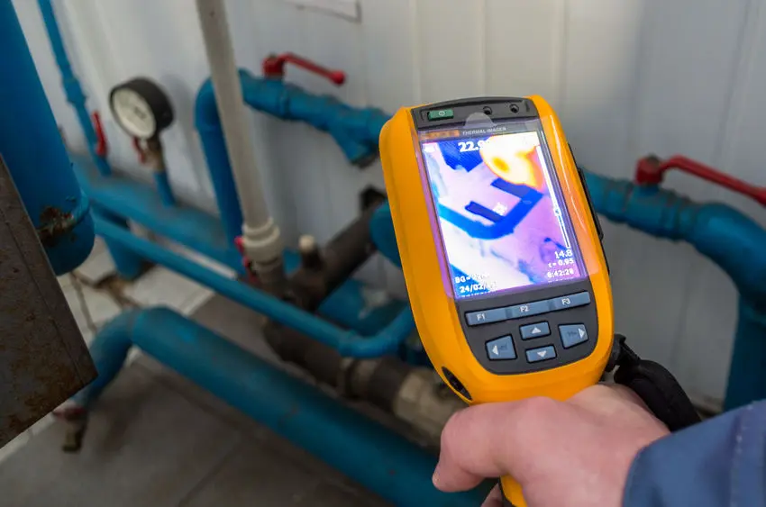 Thermal imaging camera for home inspection services